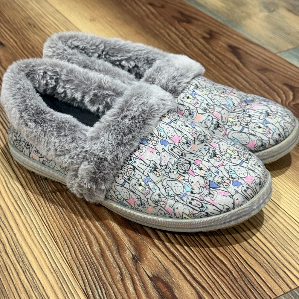 Bobs 8.5 Cozy Gray Faux Fur Slip-On Slippers with Cute Dog Print